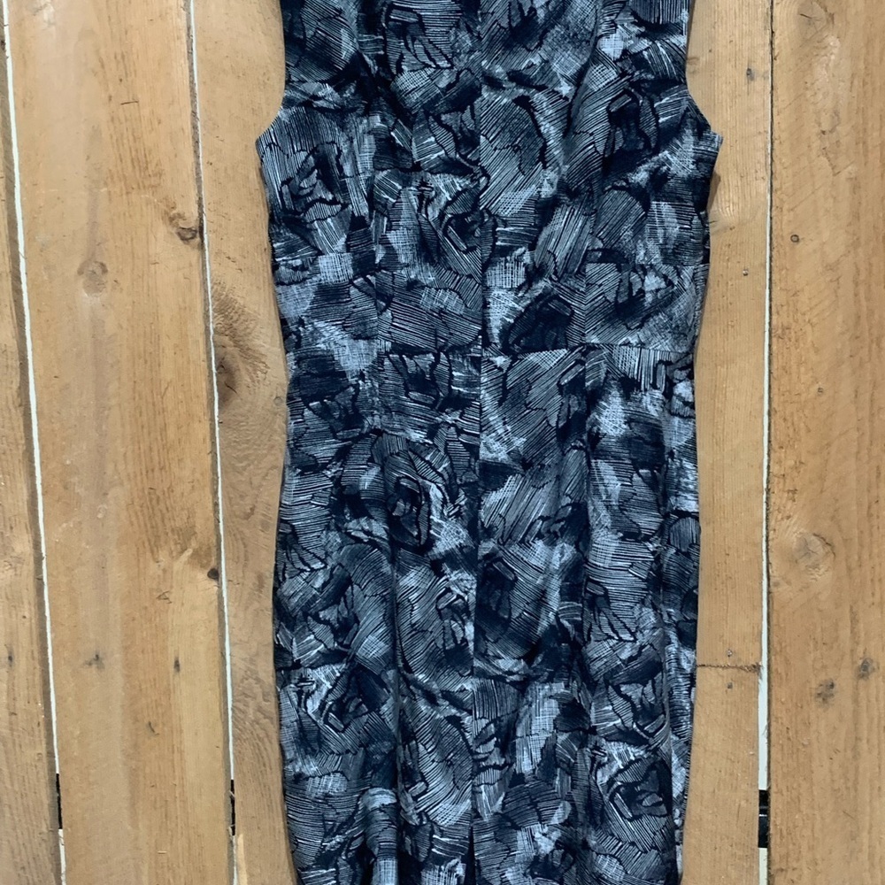 Banana Republic Black White Sheath Sleeveless Dress 4 Petite- Pockets! - Picture 3 of 3